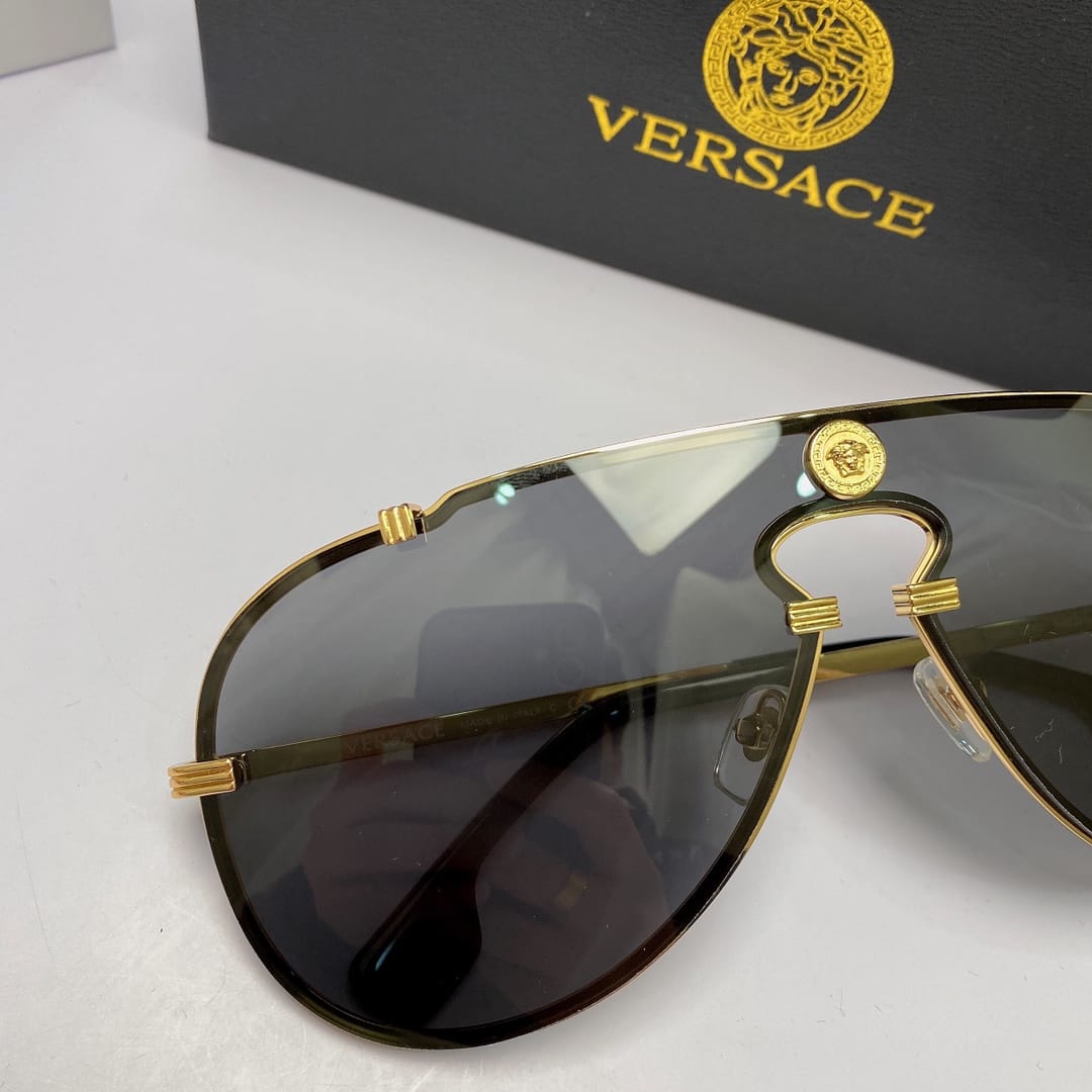 Versace Sunglasses Ve2243