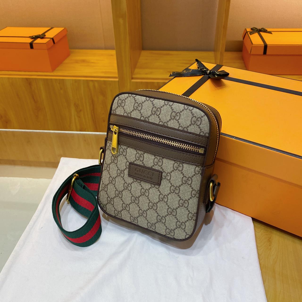 Gucci crossbody Handbag (Men) Unisex