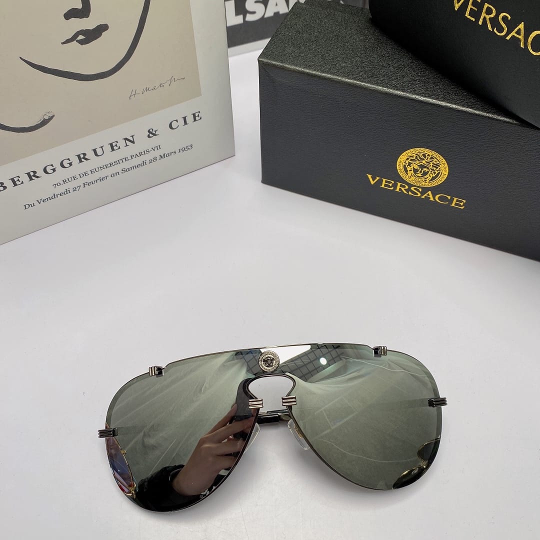 Versace Sunglasses Ve2243