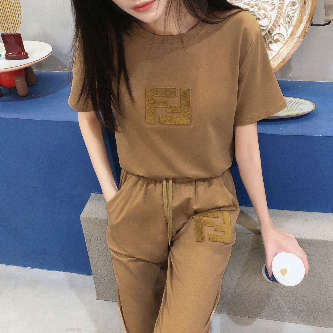 Fendi jumper / jogger and T-Shirt
