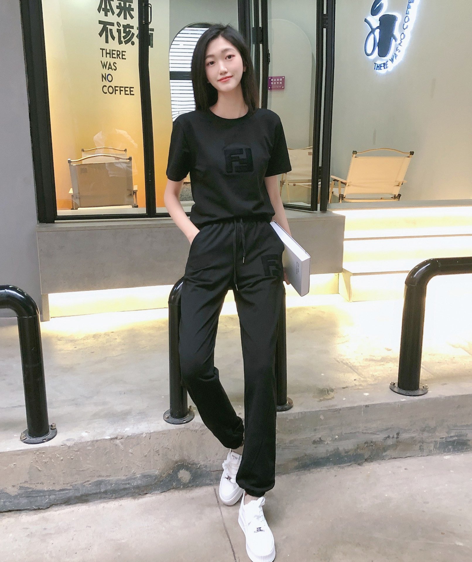 Fendi jumper / jogger and T-Shirt