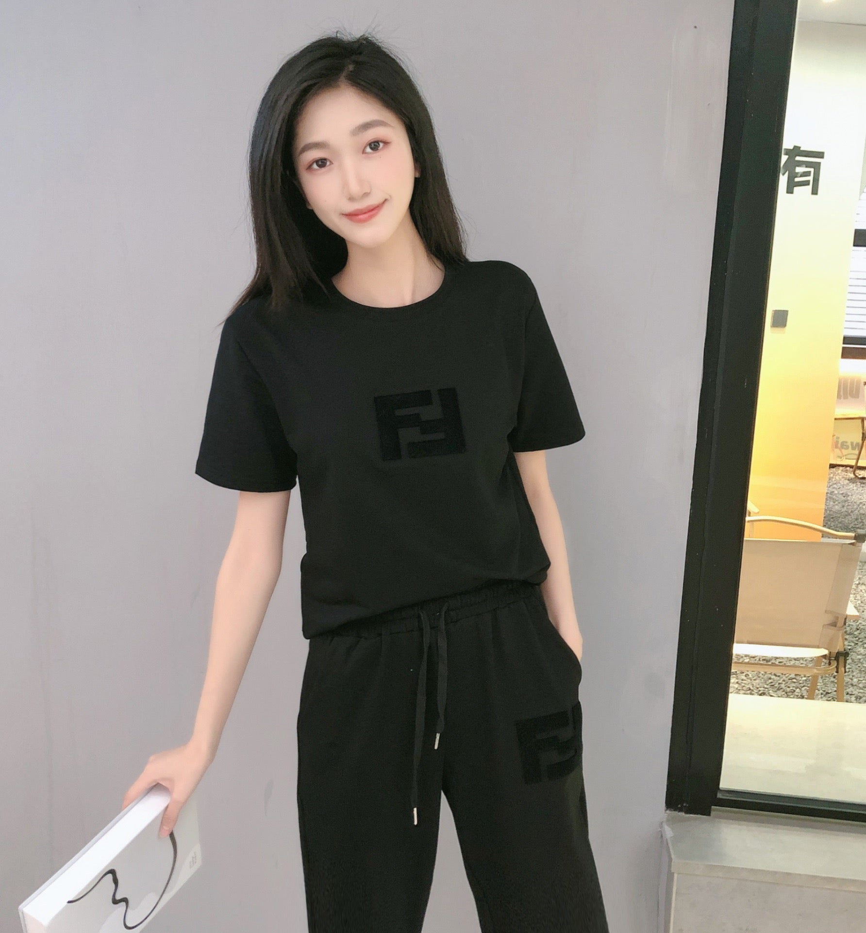 Fendi jumper / jogger and T-Shirt