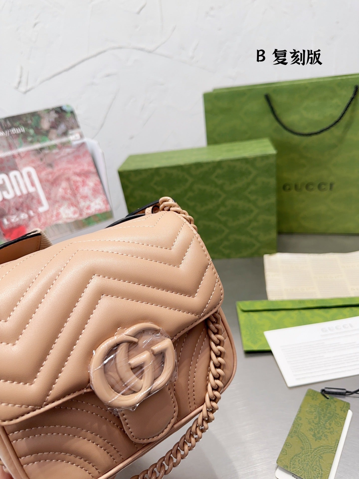 Gucci  Marmont Matelassè Handbag (Shoulder Bag Cross body)