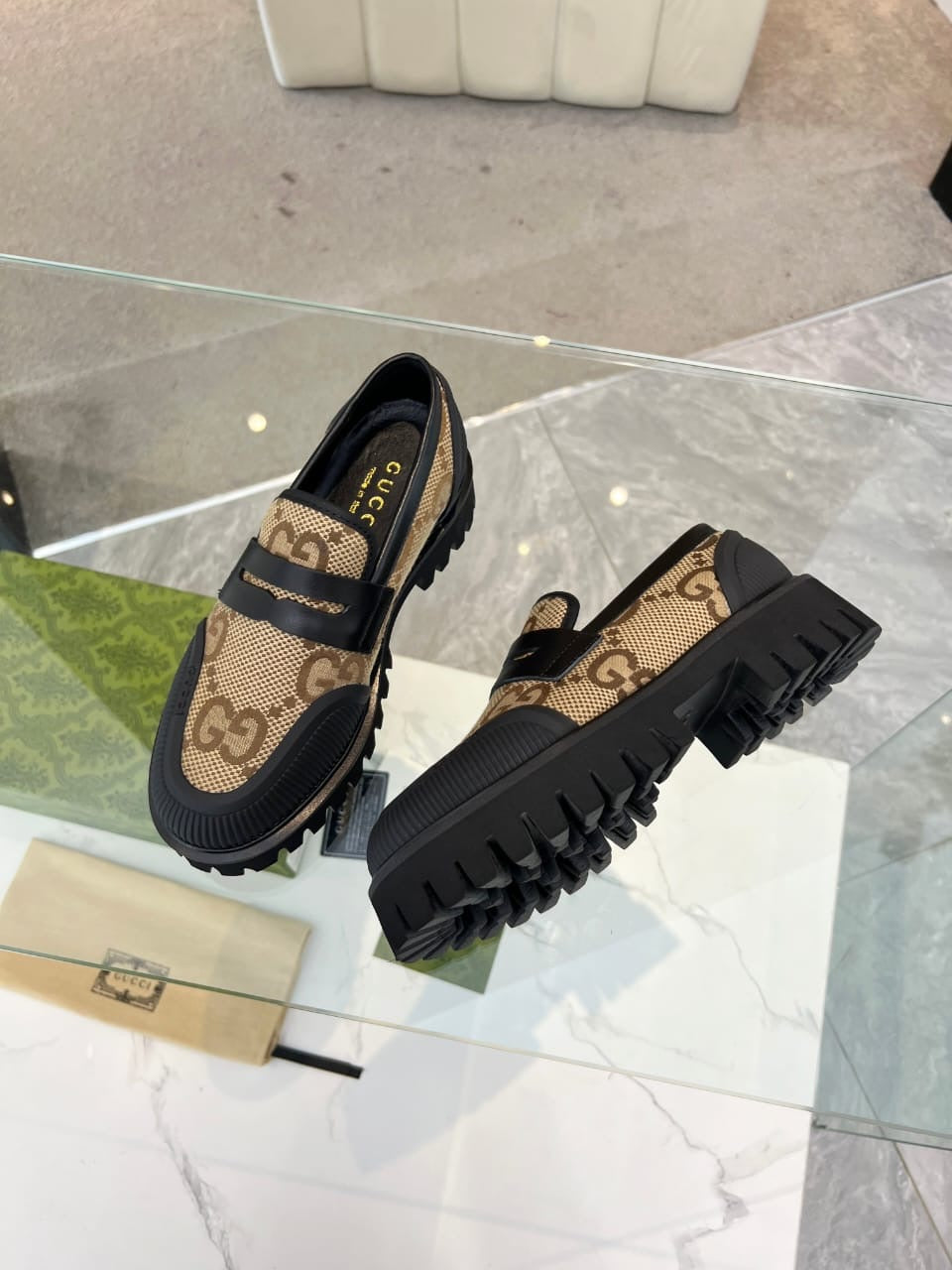 Gucci  Men's loafers Shoes.