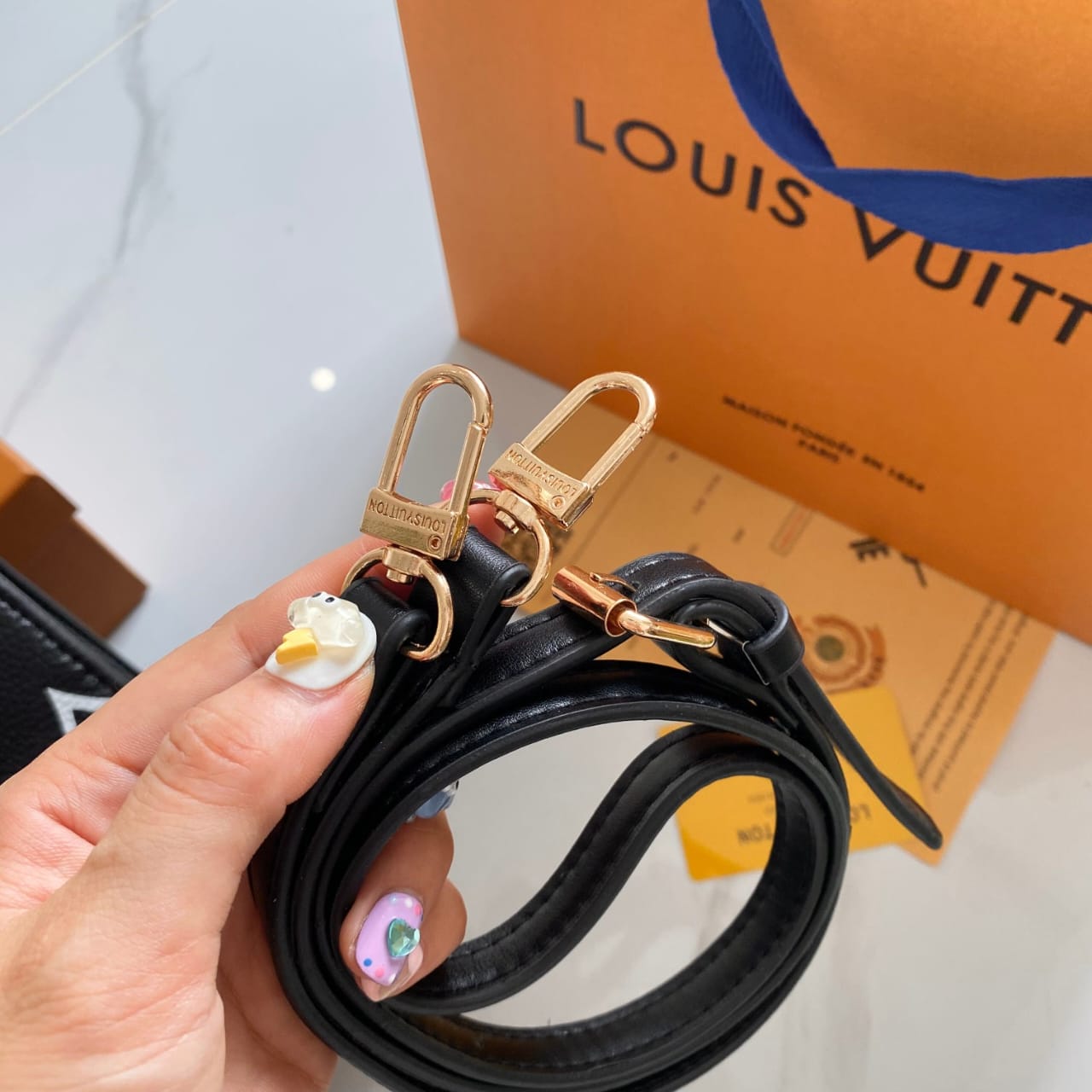 Louis vuitton onthego handbag