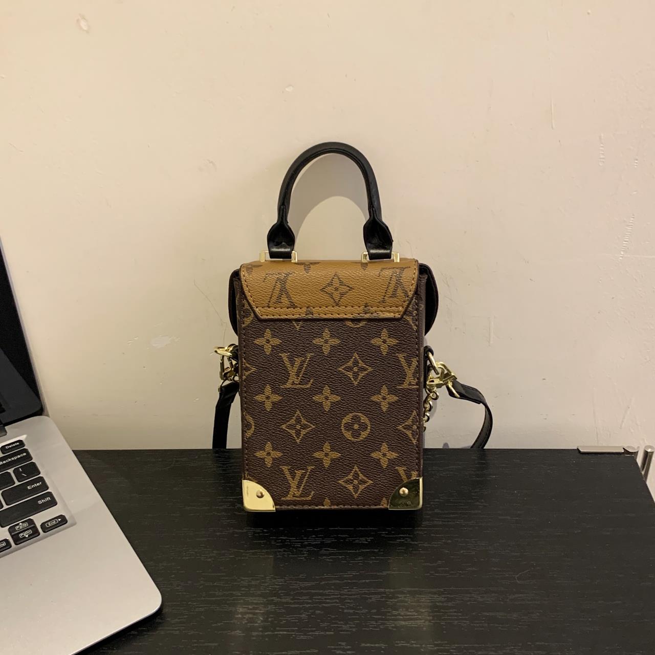 Louis vuitton handbag