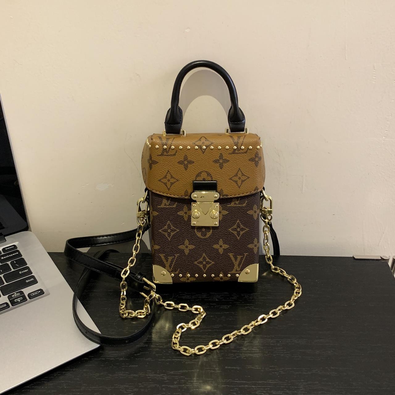 Louis vuitton handbag