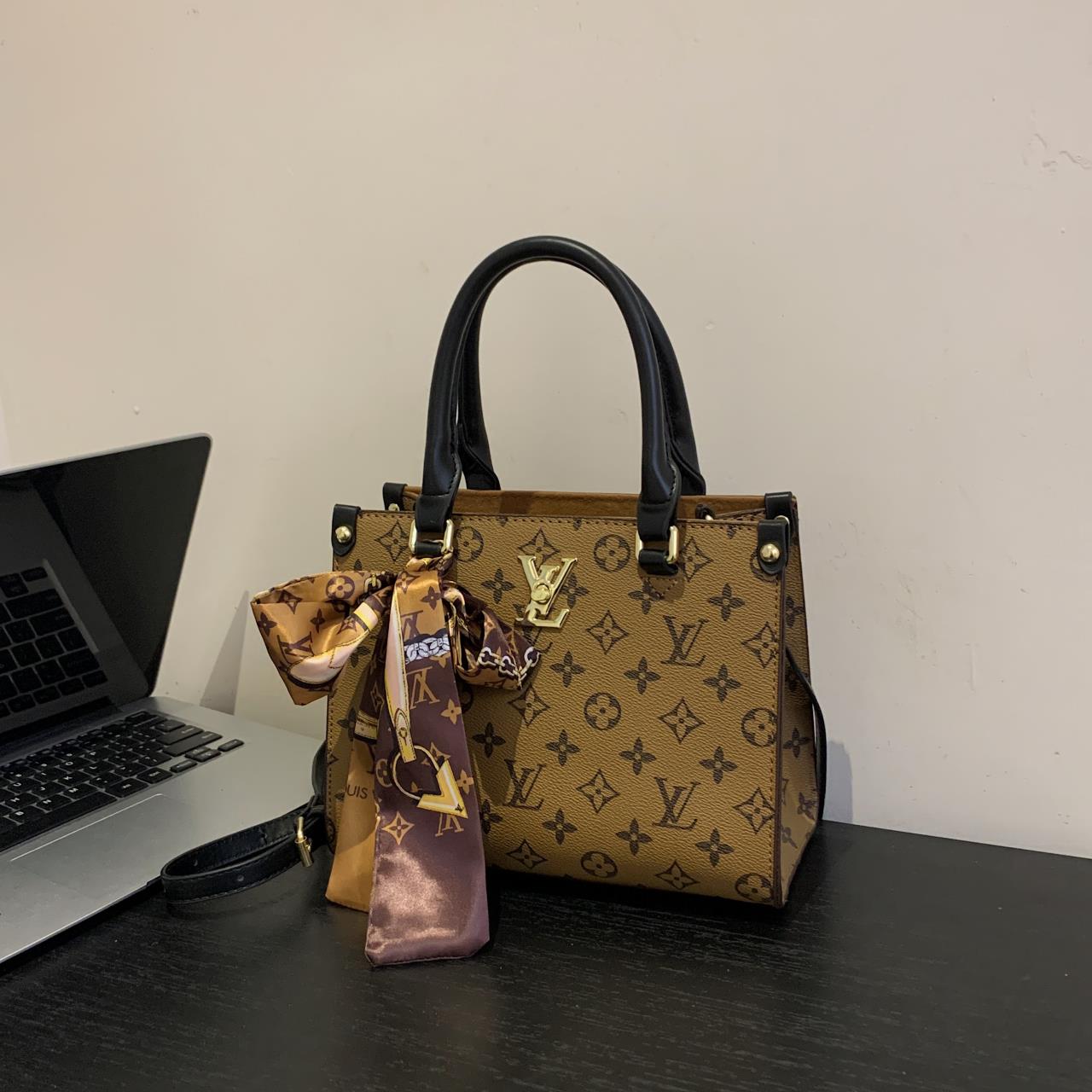 Louis vuitton handbag