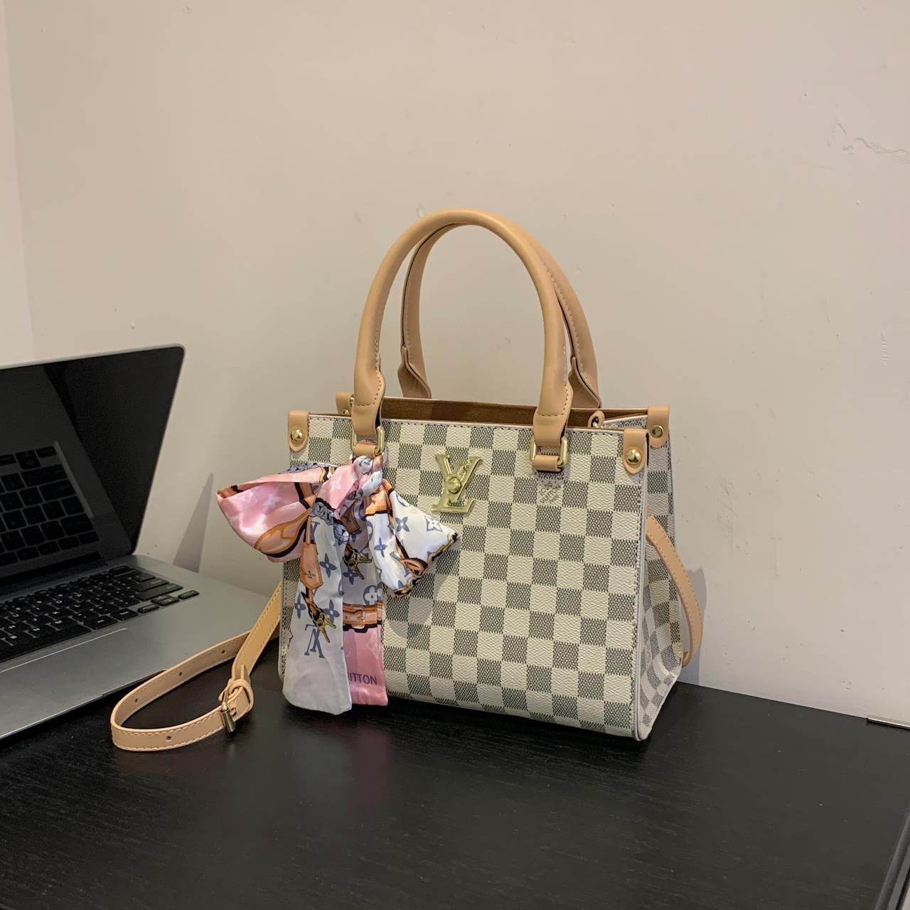 Louis vuitton handbag