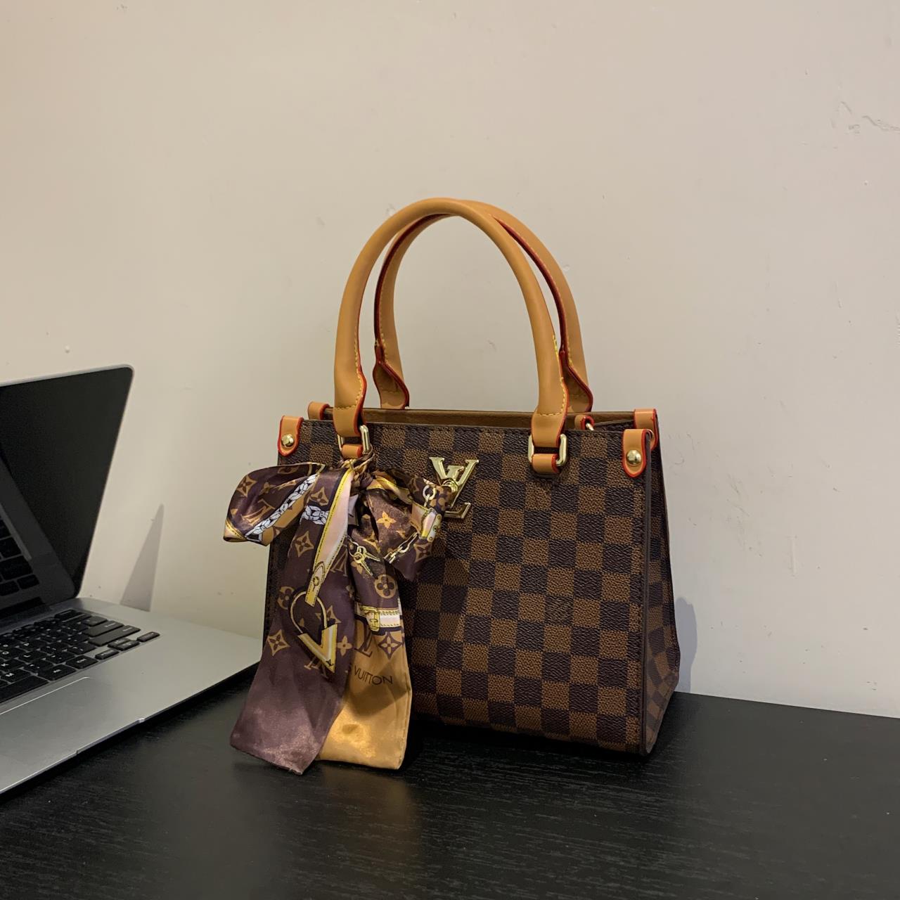 Louis vuitton handbag