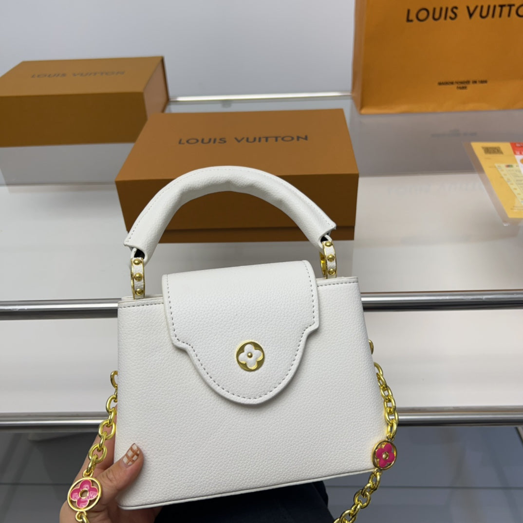 Louis Vuitton Capucines Handbag( 20cm)