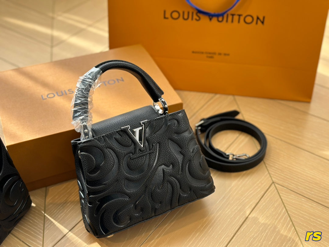 Louis Vuitton Capucines Handbag( 27cm and 20cm)