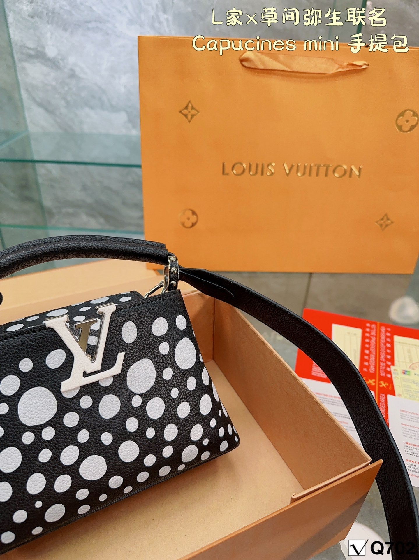 Louis Vuitton Capucines Handbag( 20cm)