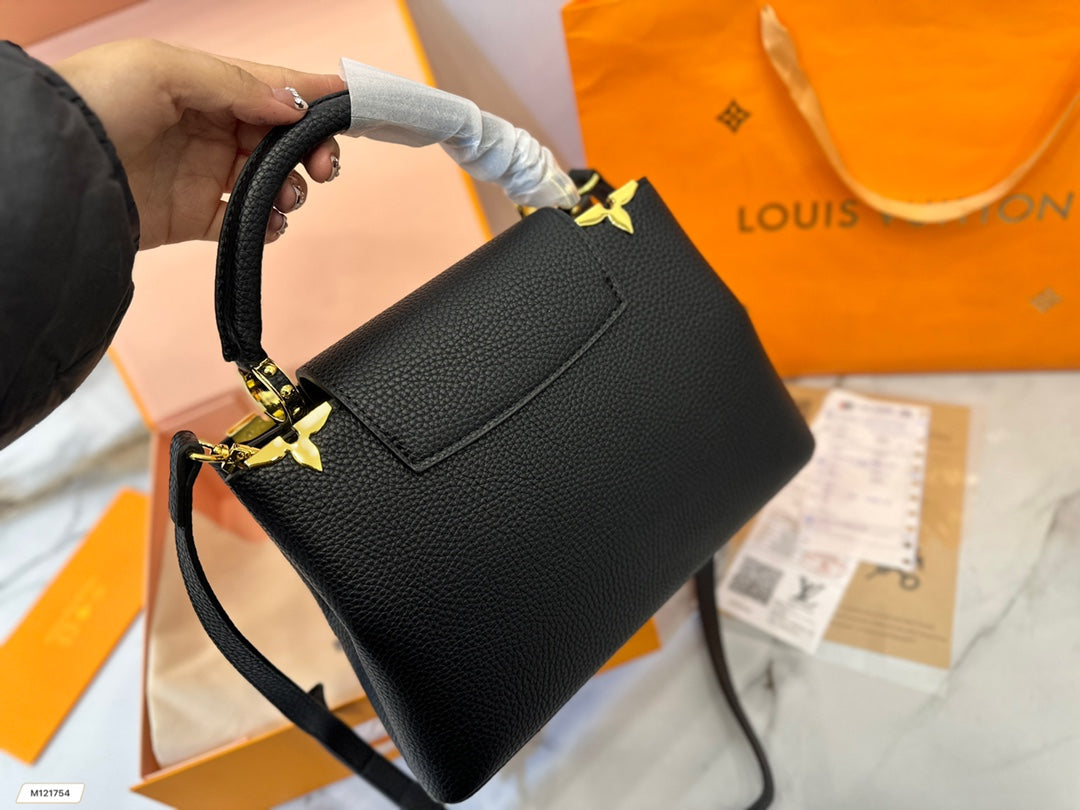 Louis Vuitton Capucines Handbag( 27cm)