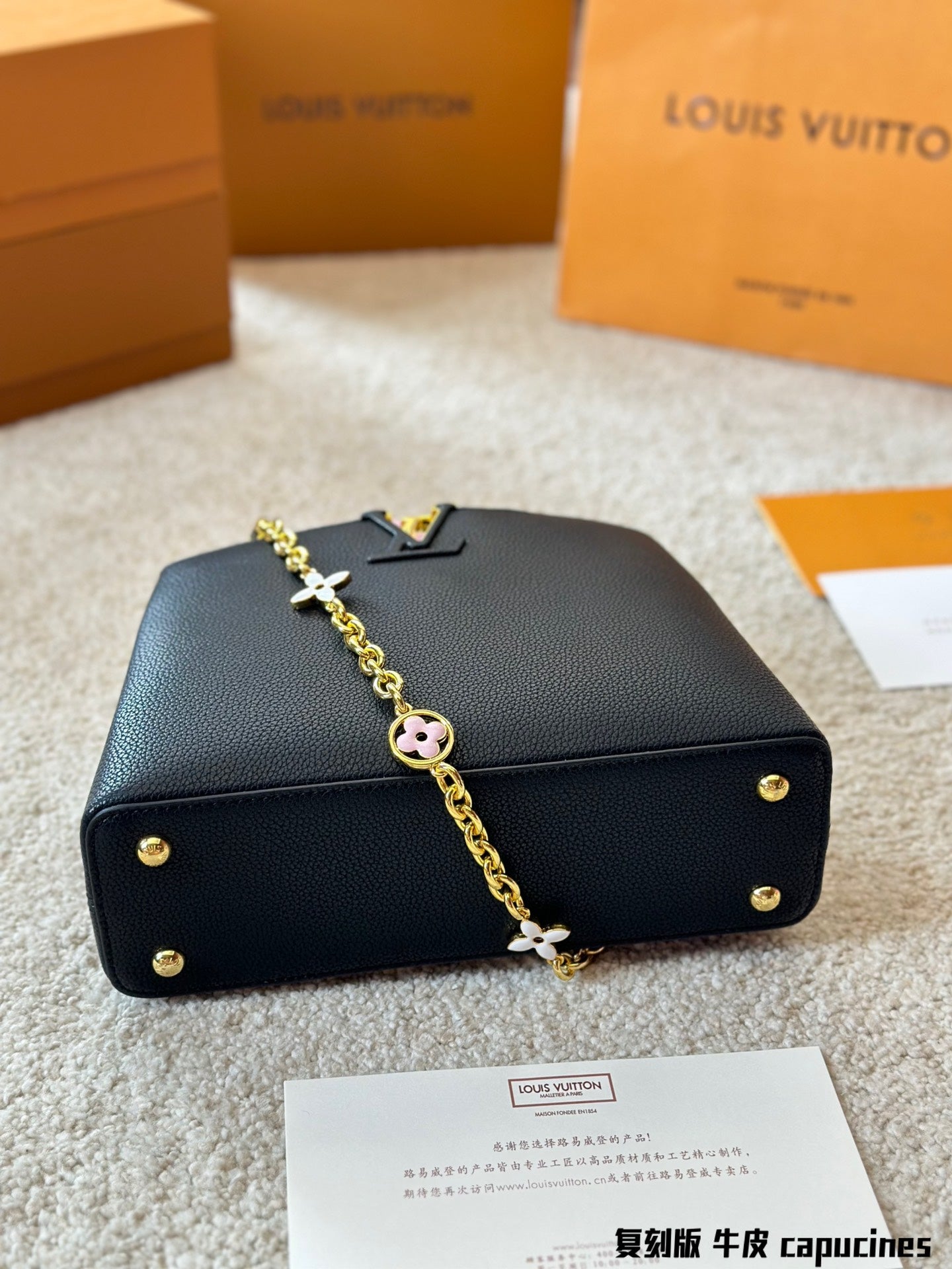 Copy of Louis Vuitton Capucines Handbag( 27cm and 20cm)