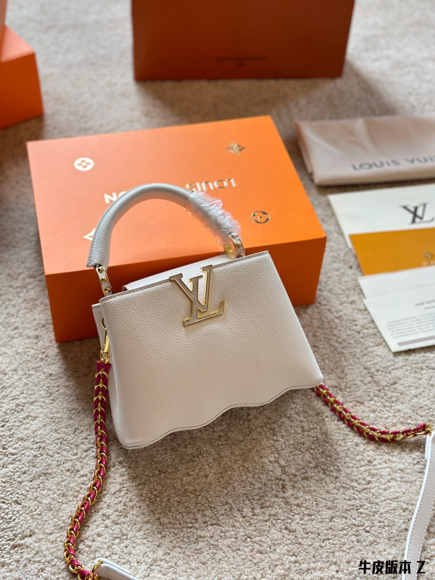 Louis Vuitton Capucines Handbag( 27cm and 20cm)