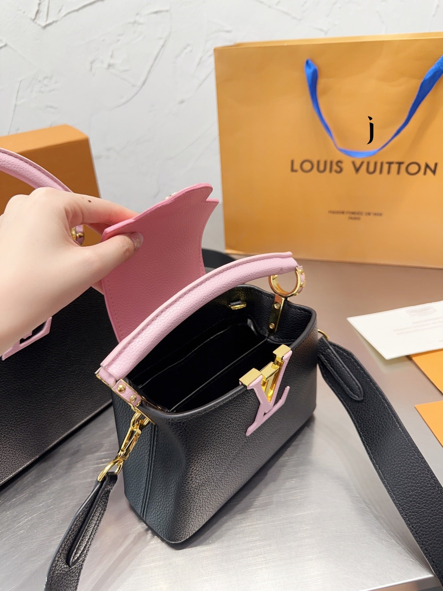 Louis Vuitton Capucines Handbag( 27cm and 20cm)