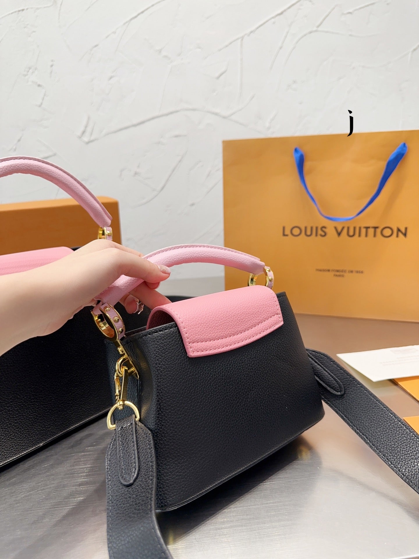 Louis Vuitton Capucines Handbag( 27cm and 20cm)