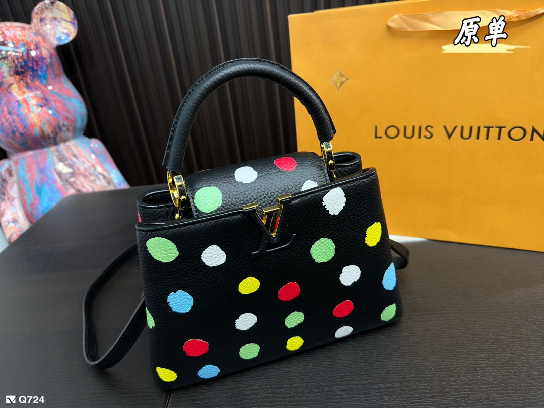 Louis Vuitton Capucines Handbag( 27cm )