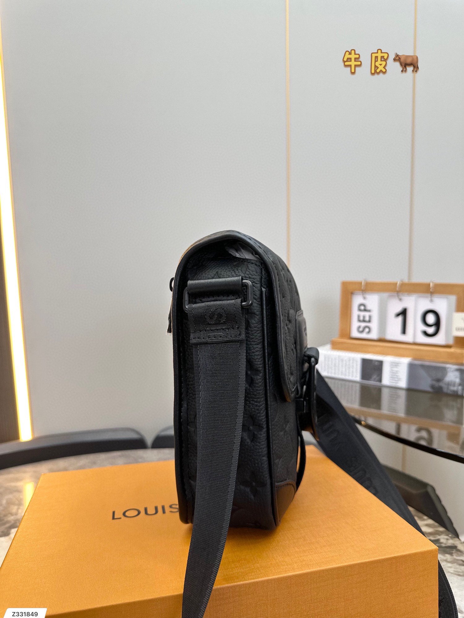Louis vuitton handbags ( crossbody)