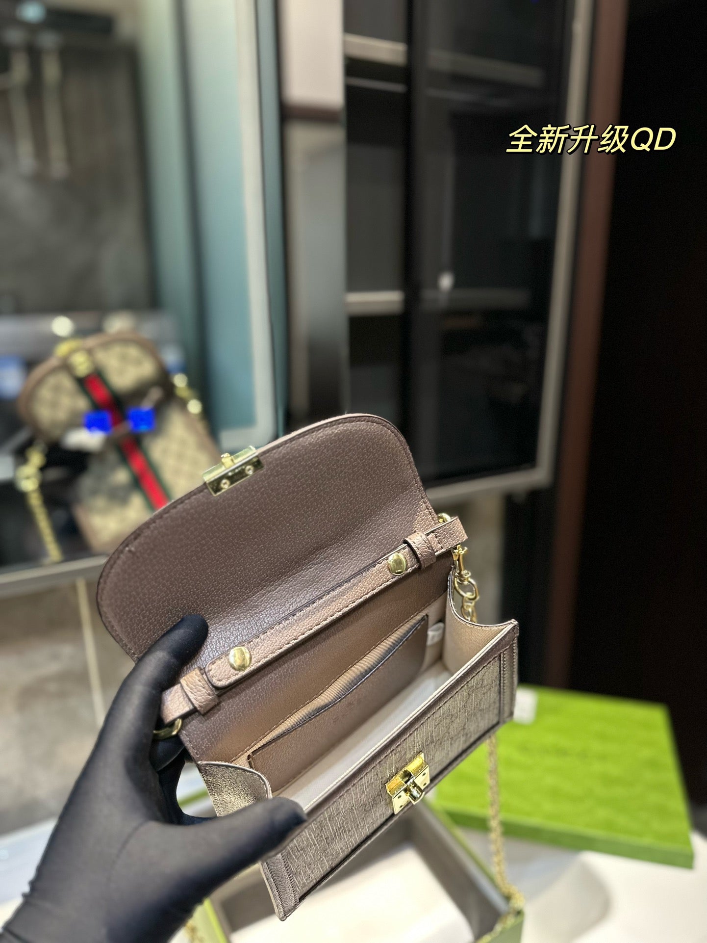 Gucci Handbag + wallet + key holder