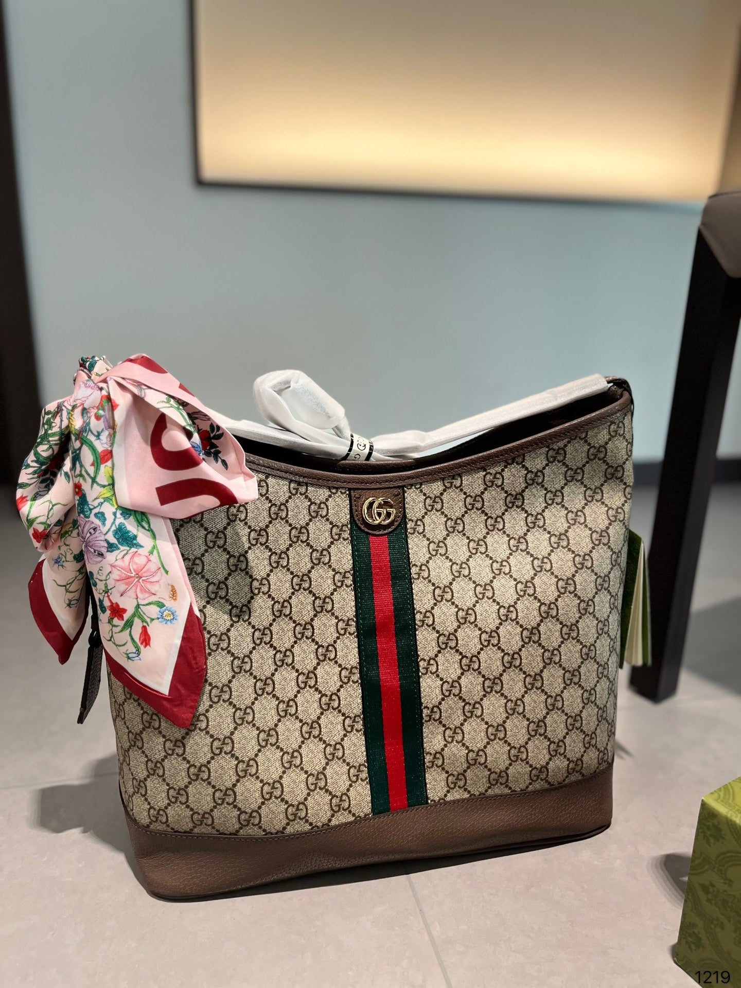 Gucci Handbag + Free Twilly scarf