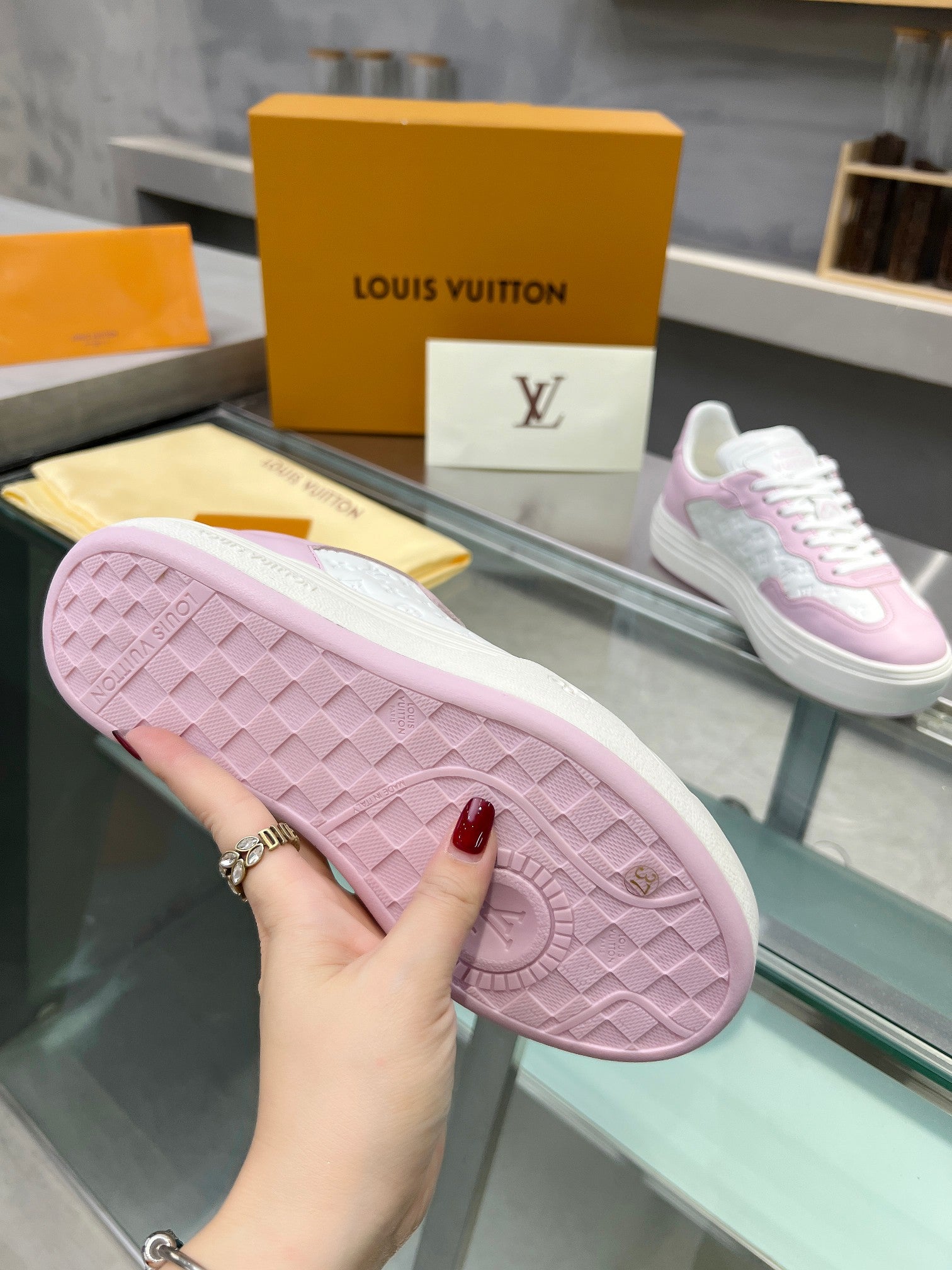 Louis Vuitton  Sneakers