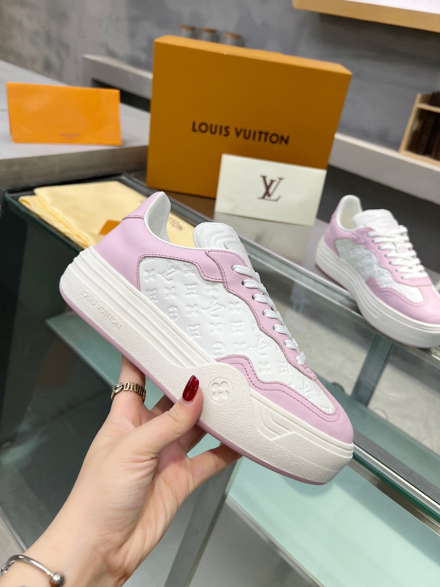 Louis Vuitton  Sneakers