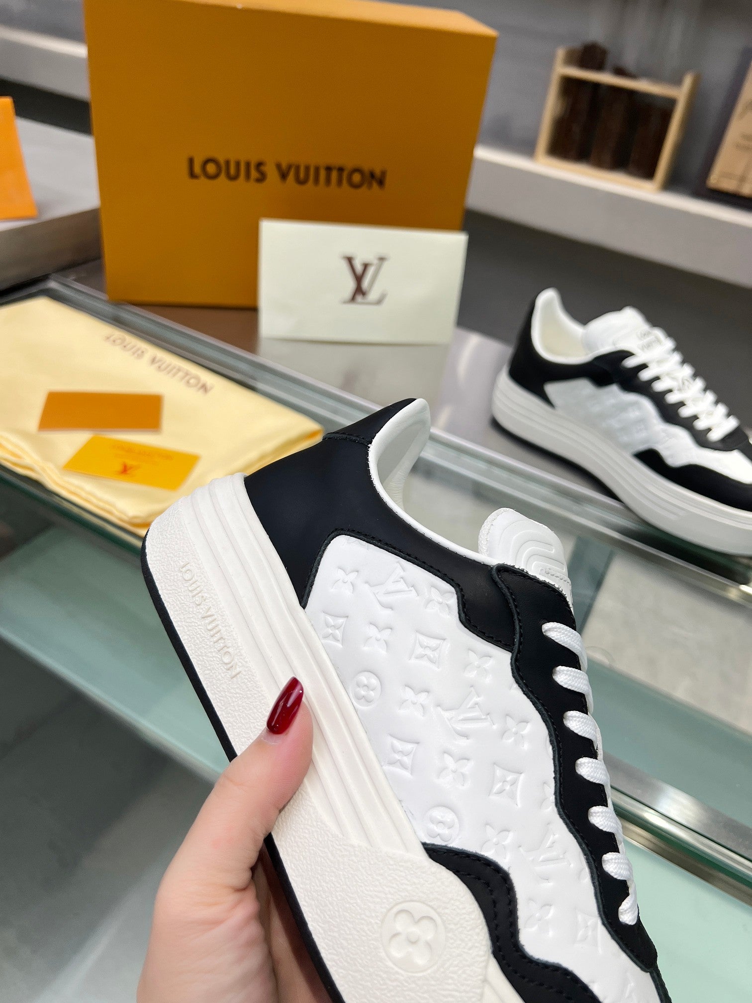 Louis Vuitton  Sneakers