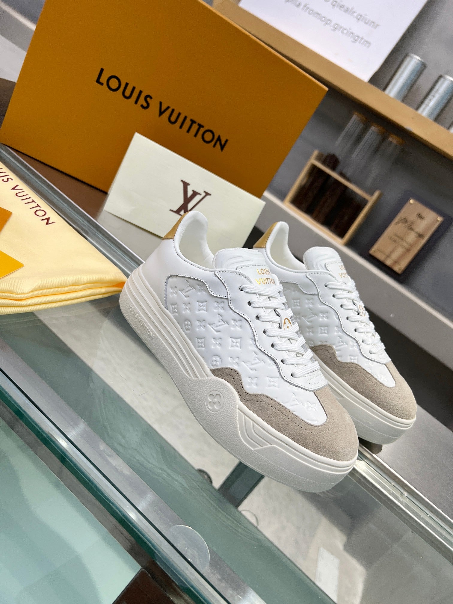 Louis Vuitton  Sneakers