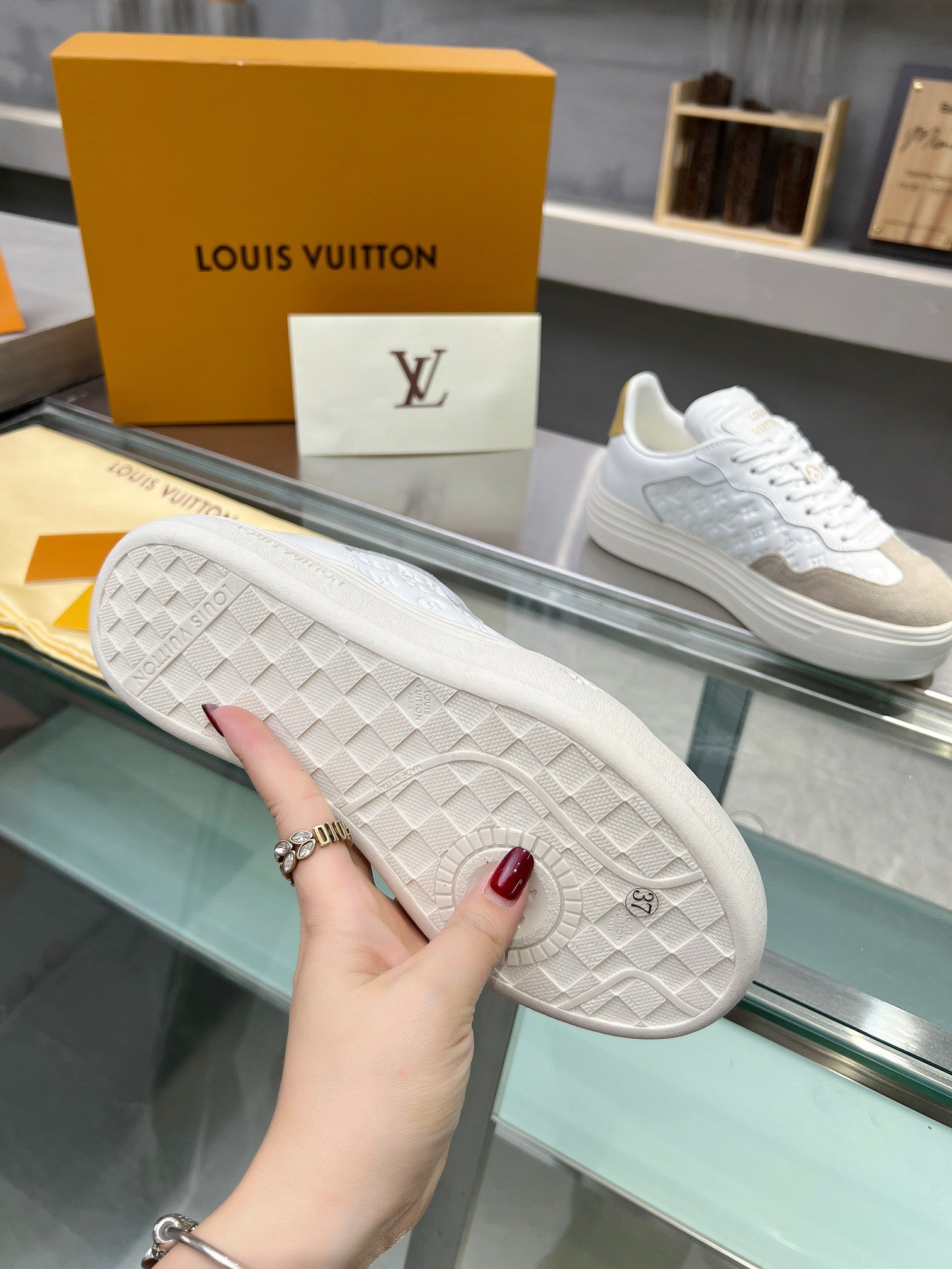 Louis Vuitton  Sneakers