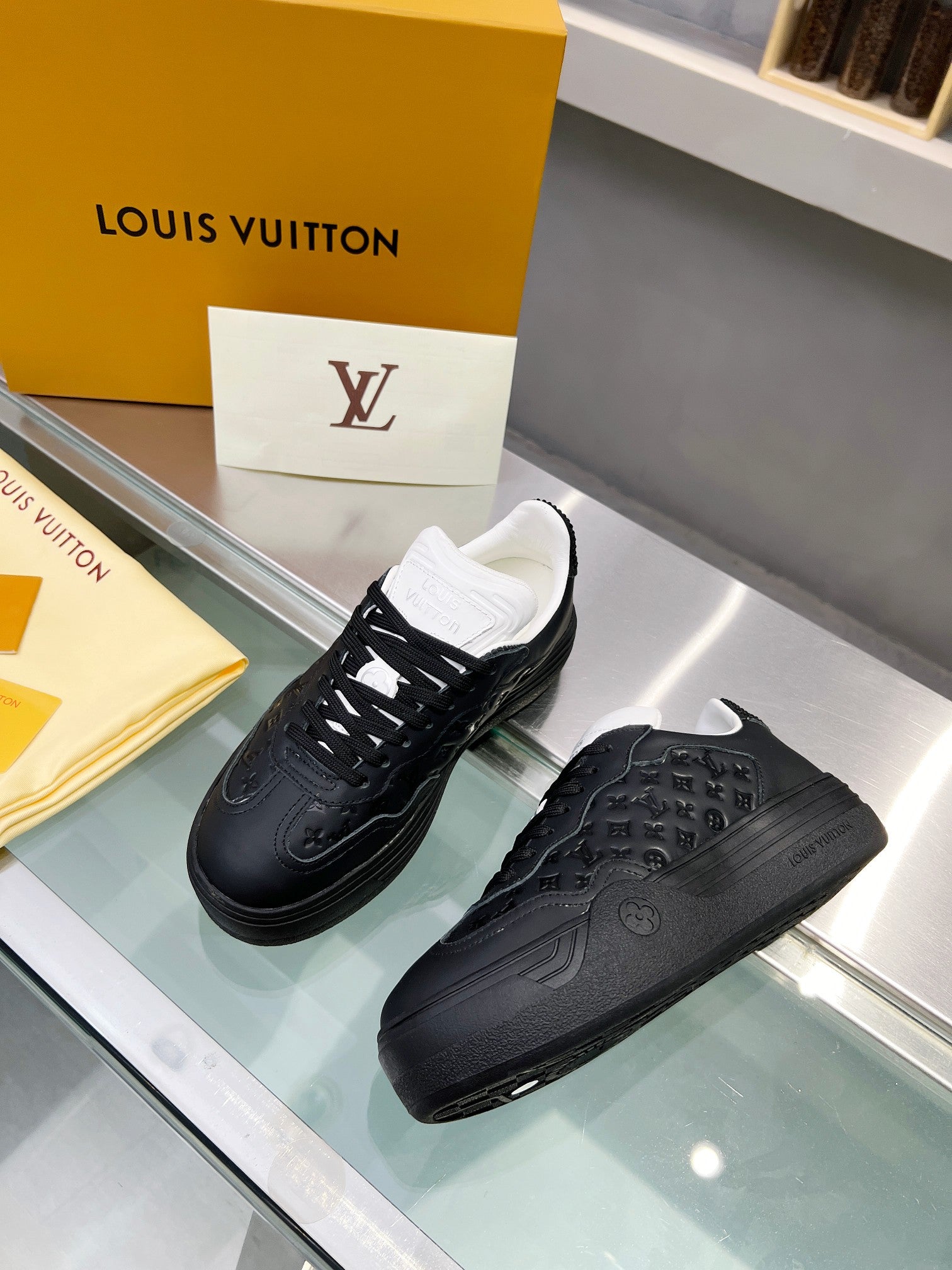 Louis Vuitton  Sneakers