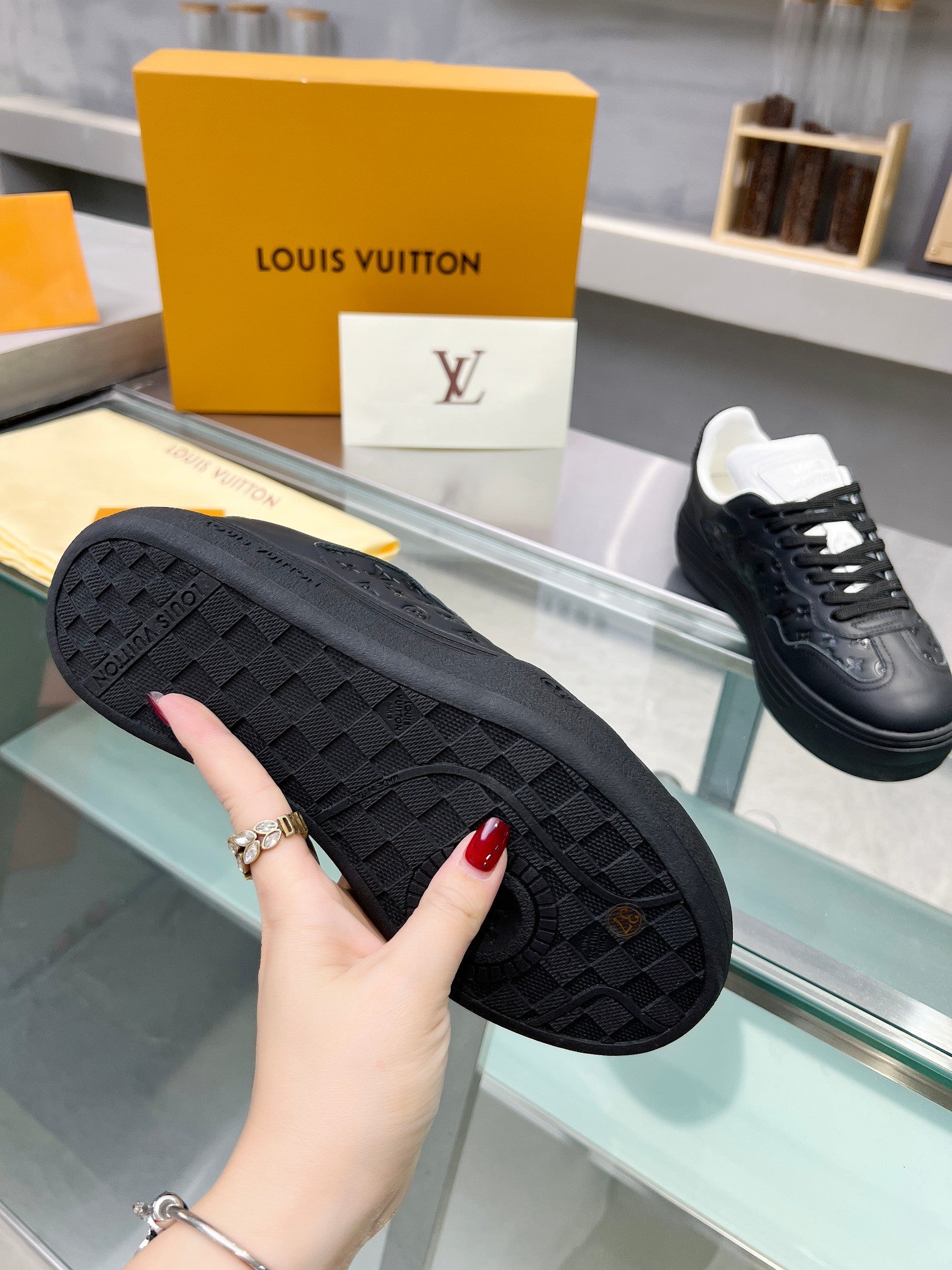 Louis Vuitton  Sneakers