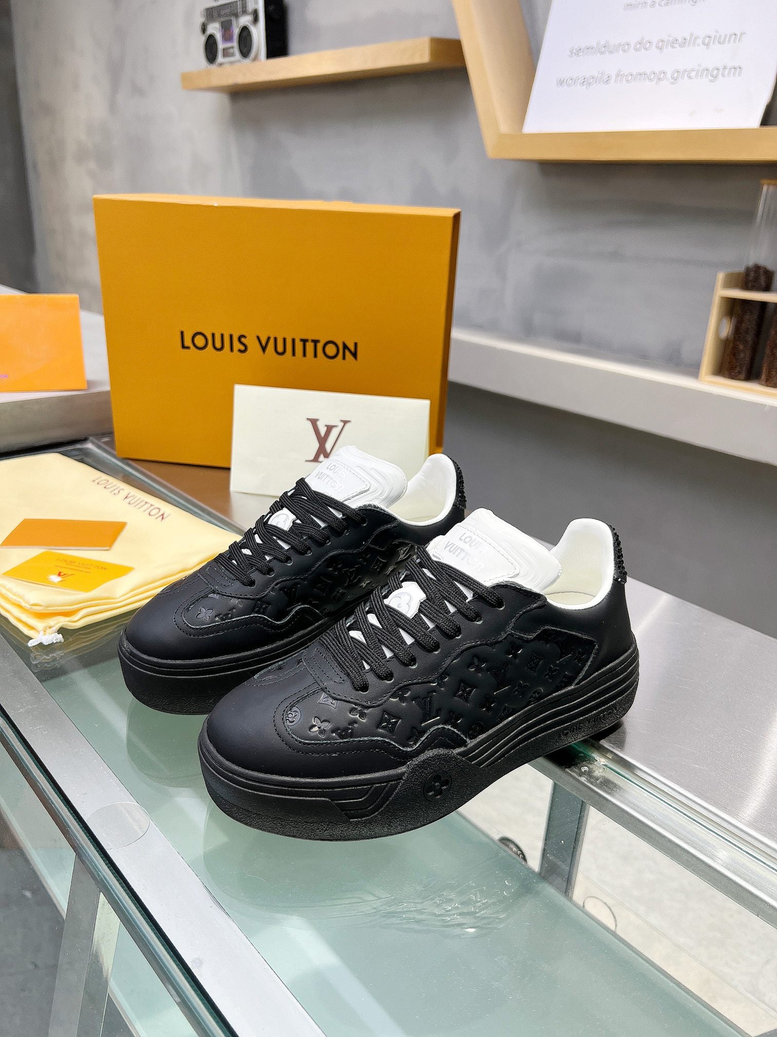 Louis Vuitton  Sneakers