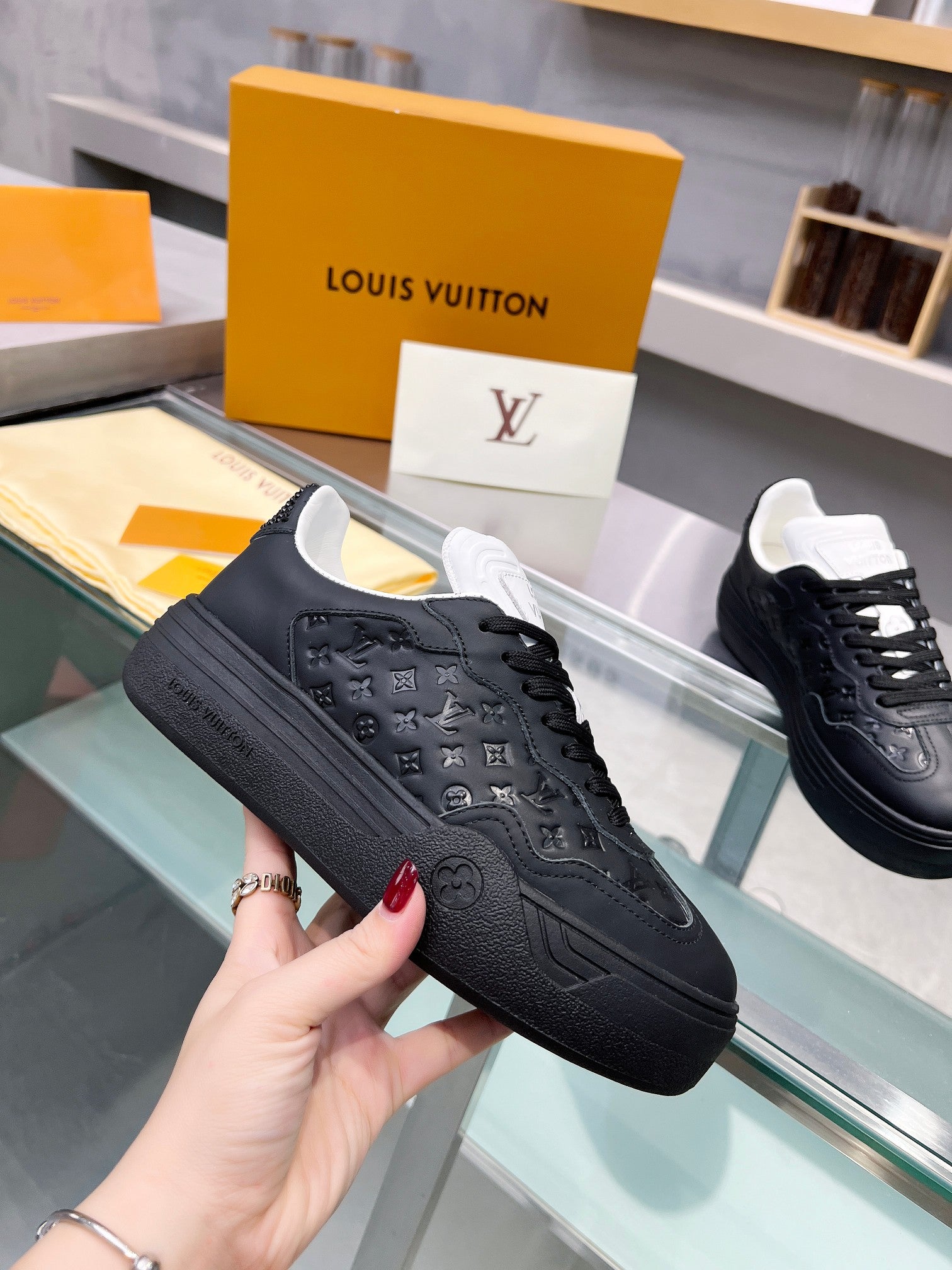 Louis Vuitton  Sneakers