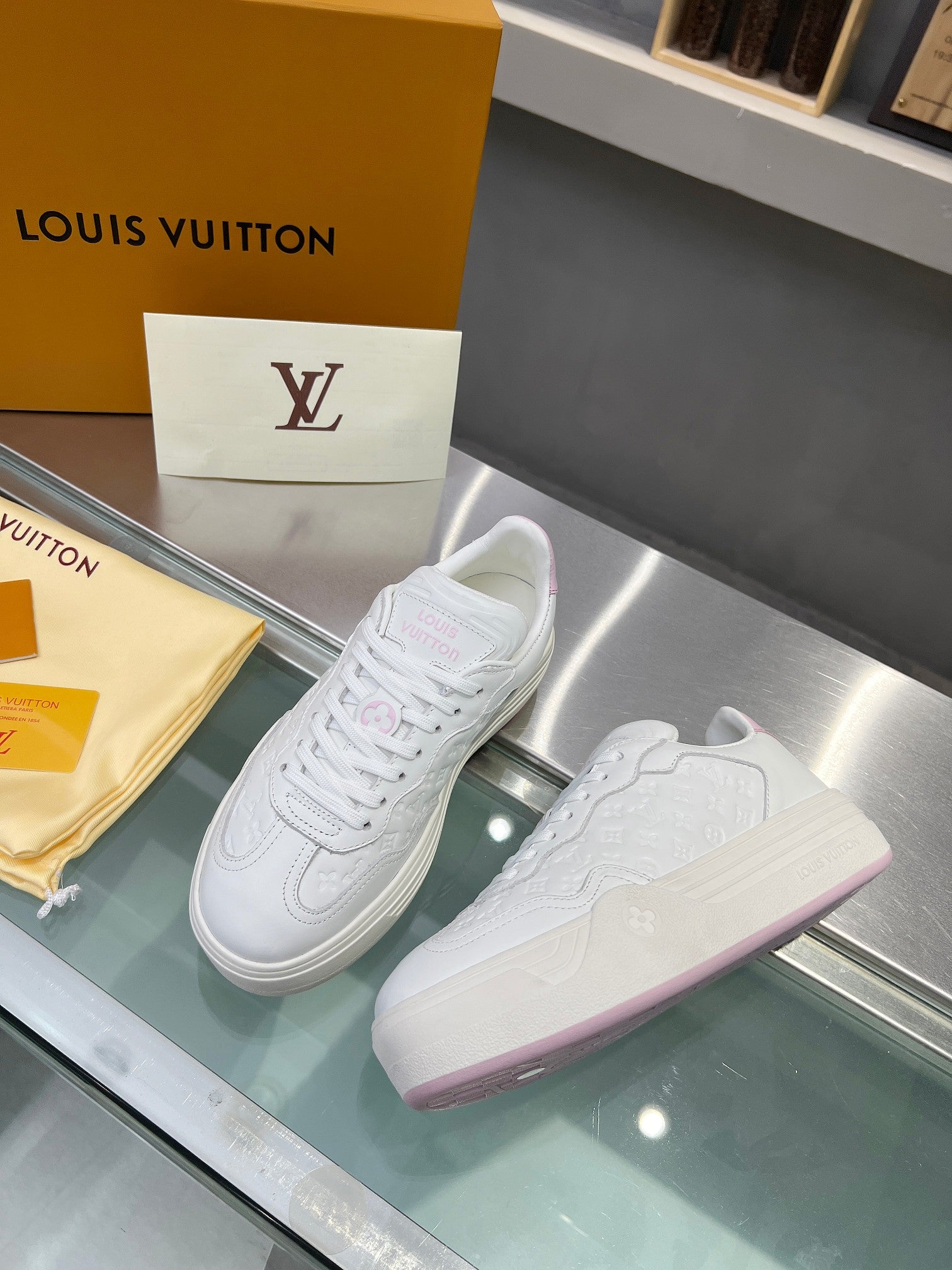 Louis Vuitton  Sneakers