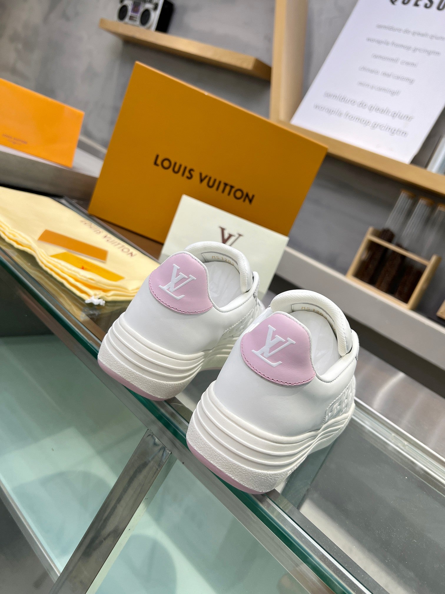 Louis Vuitton  Sneakers