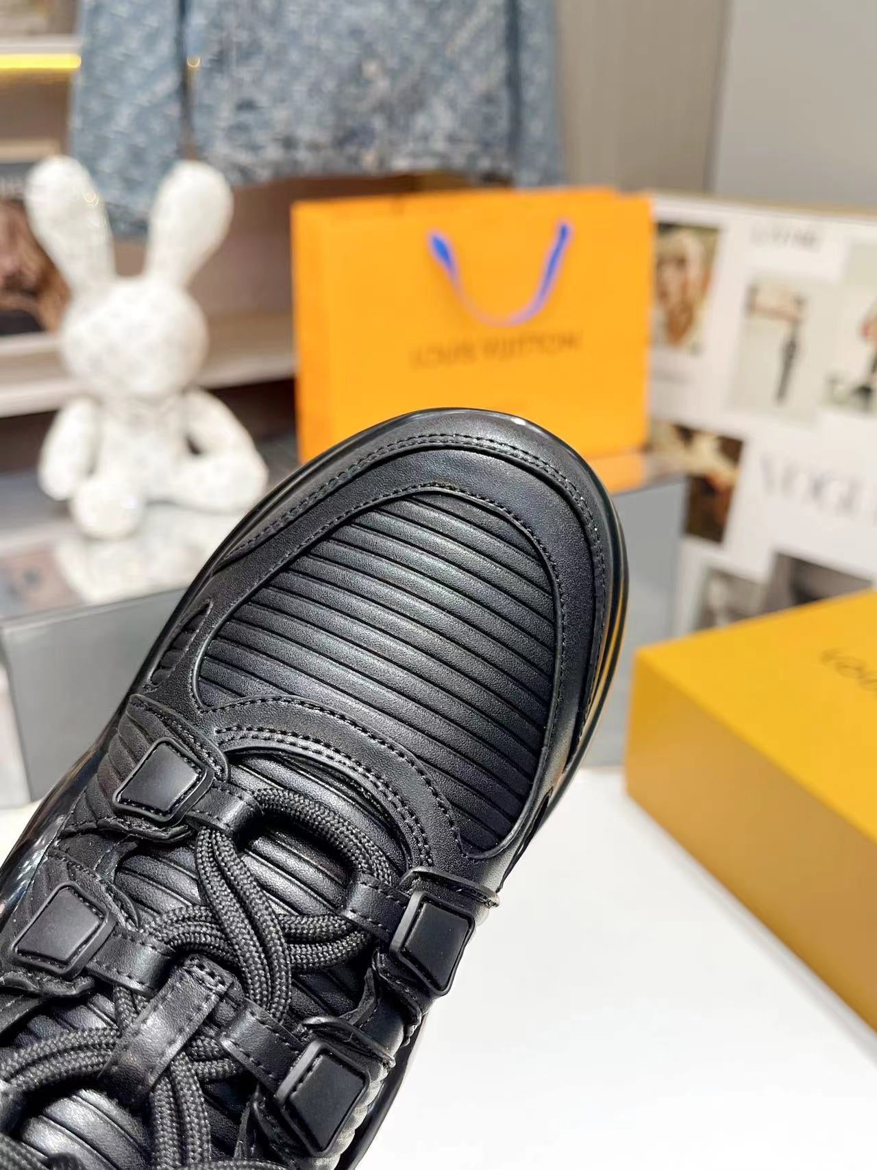 Louis Vuitton  Sneakers