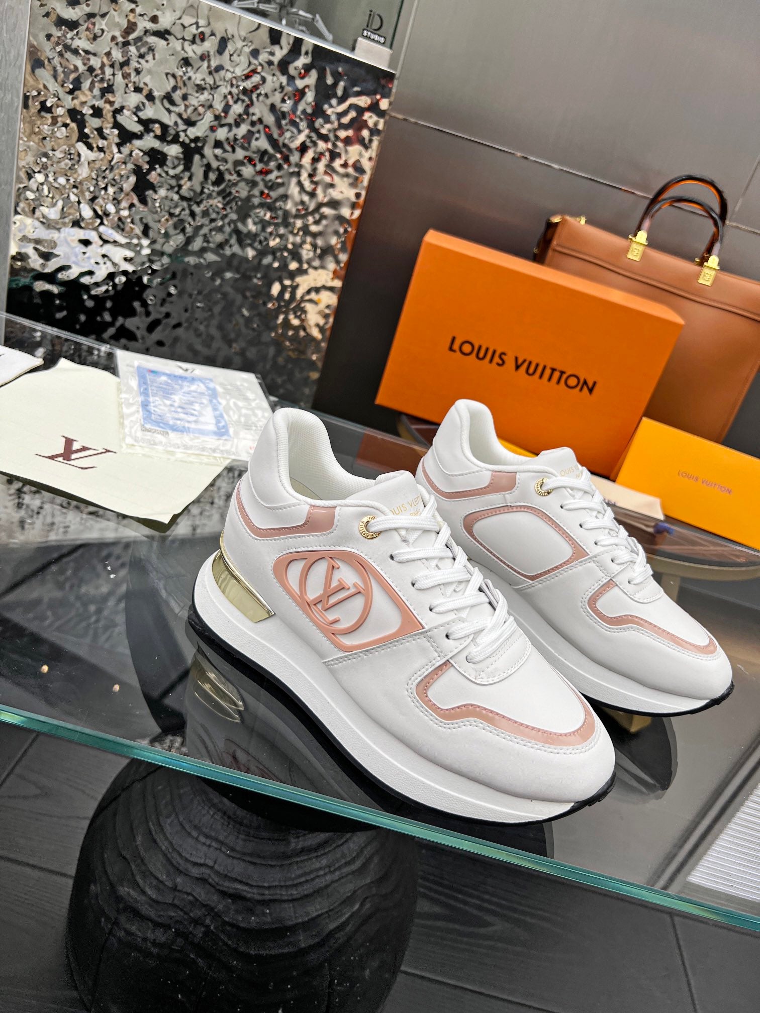 Louis Vuitton  Sneakers