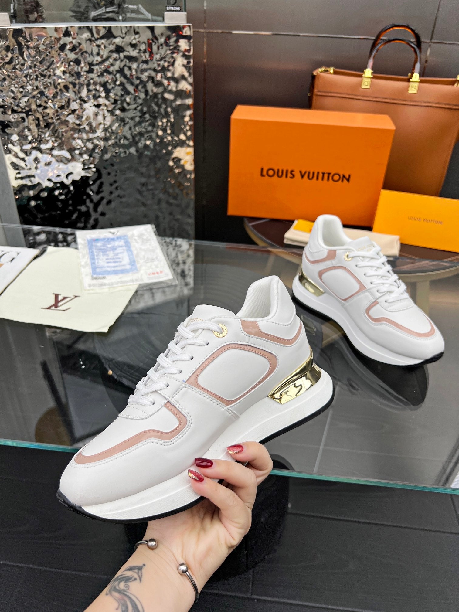 Louis Vuitton  Sneakers