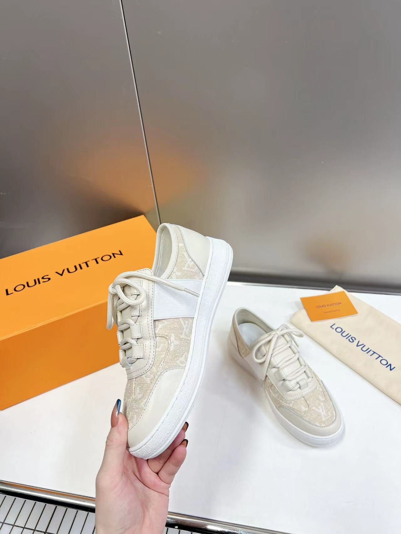 Louis Vuitton  Sneakers