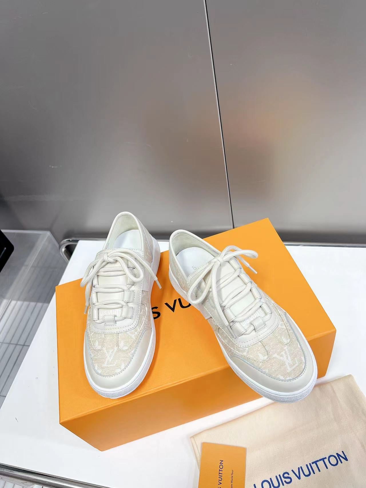 Louis Vuitton  Sneakers