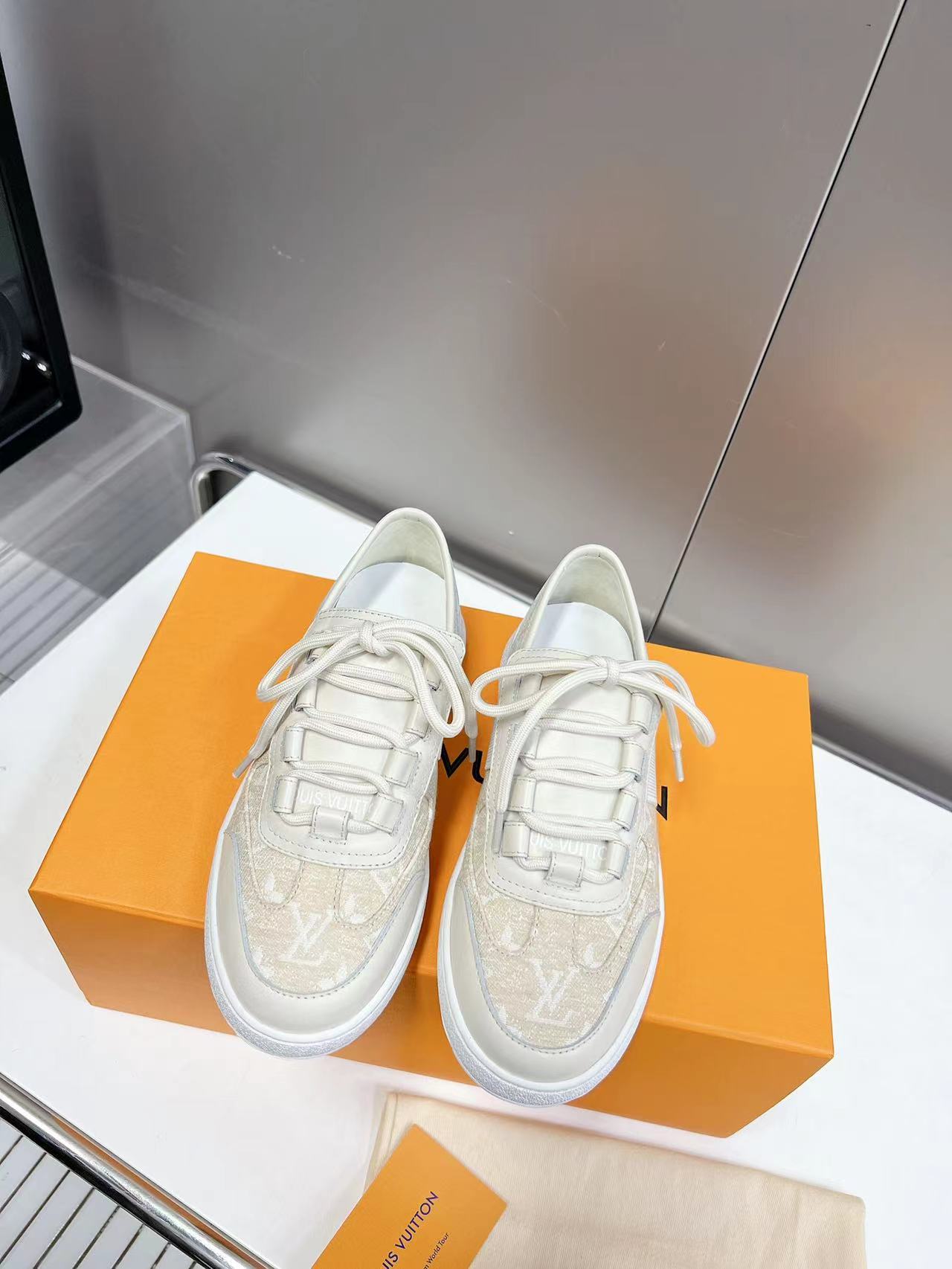 Louis Vuitton  Sneakers