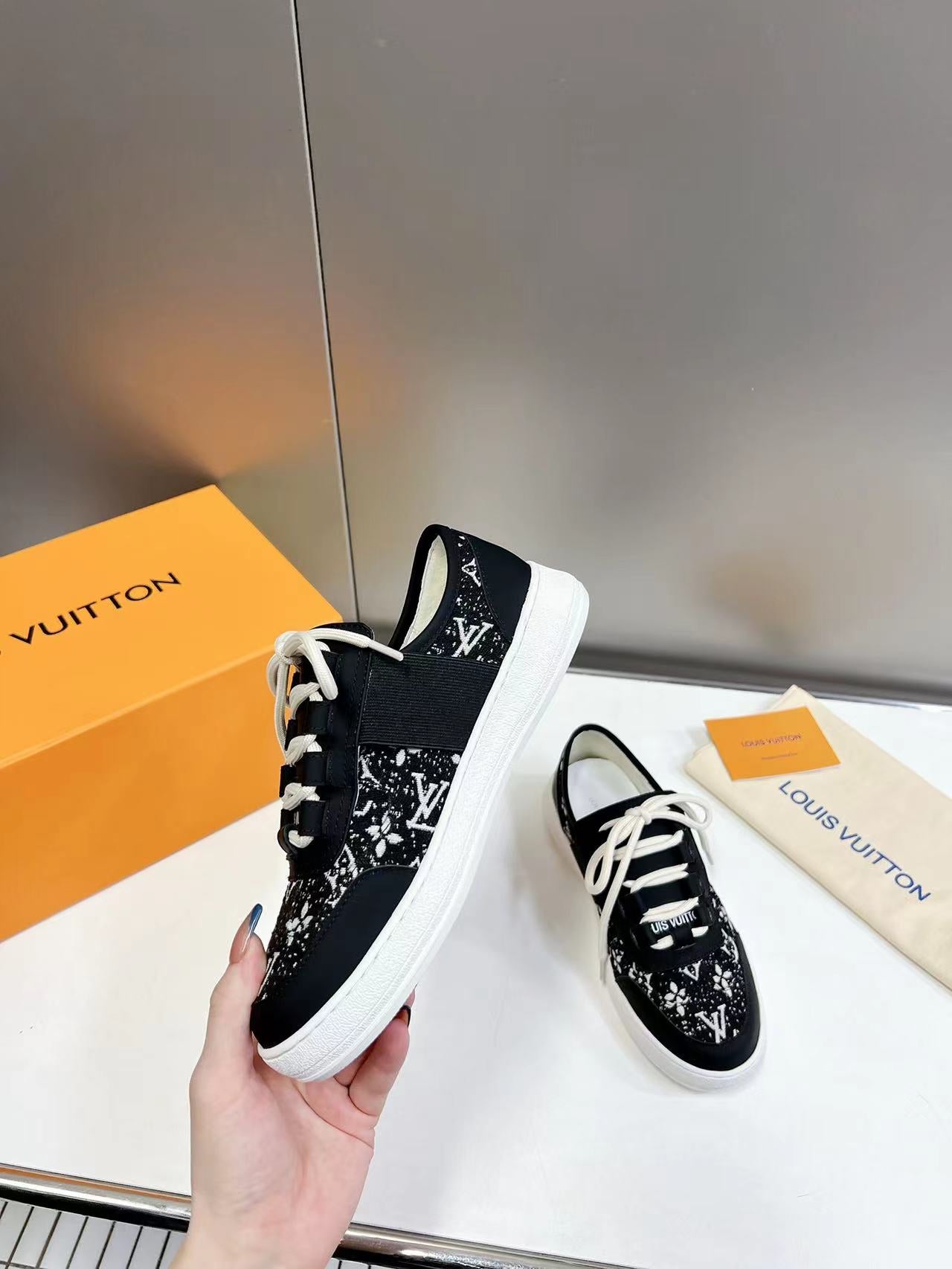 Louis Vuitton  Sneakers