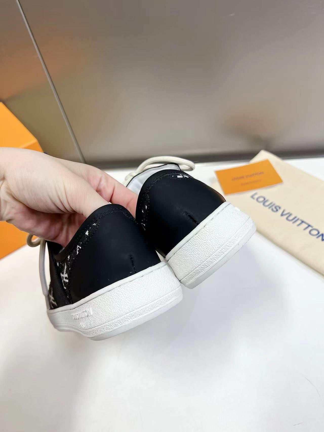 Louis Vuitton  Sneakers