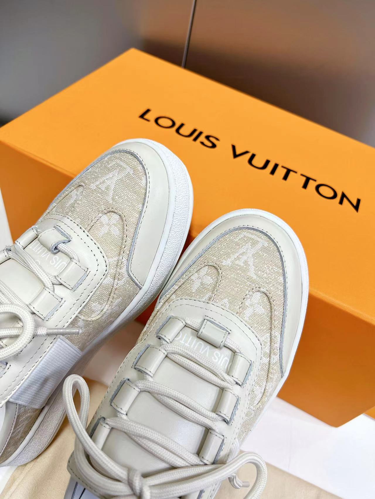 Louis Vuitton  Sneakers