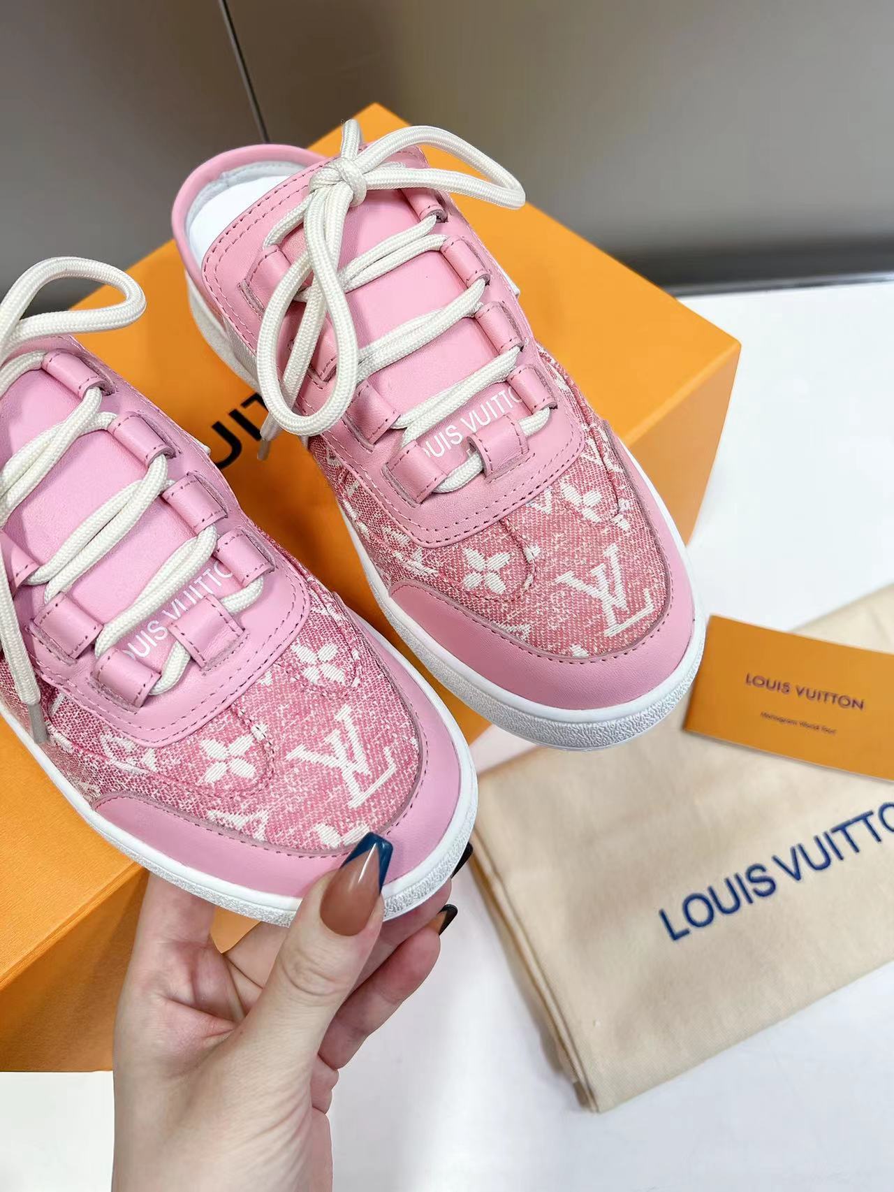 Louis Vuitton  Sneakers