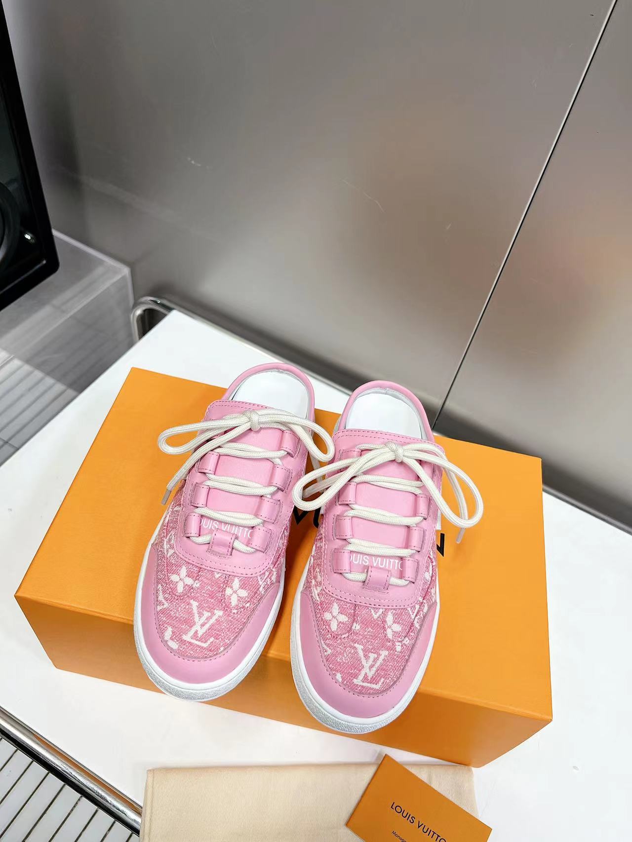 Louis Vuitton  Sneakers