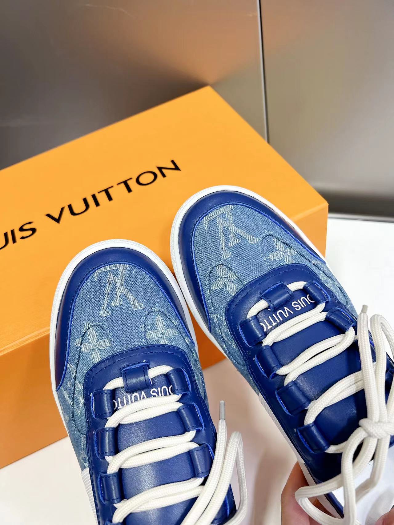 Louis Vuitton  Sneakers