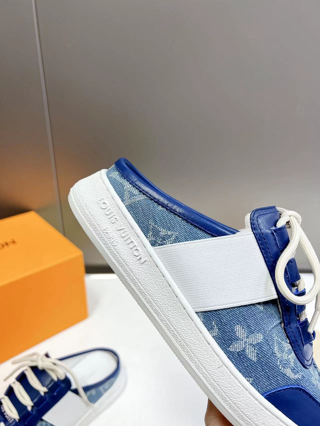 Louis Vuitton  Sneakers